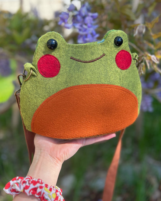Lily the Frog Bag