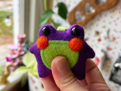 Doodle the Pocket Frog Keychain