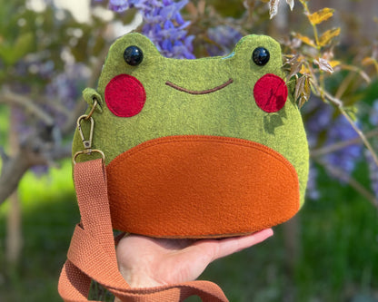 Lily the Frog Bag