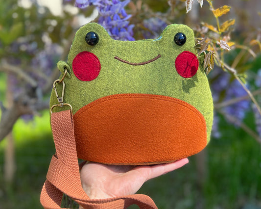 Lily the Frog Bag