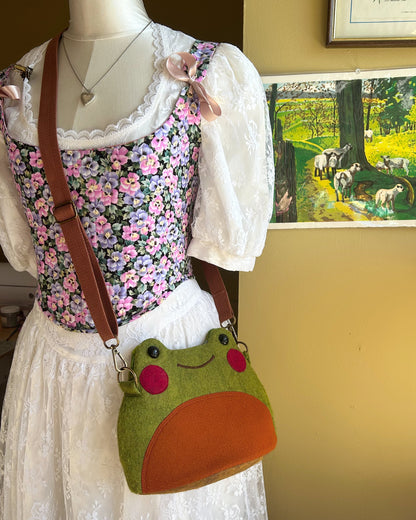 Lily the Frog Bag