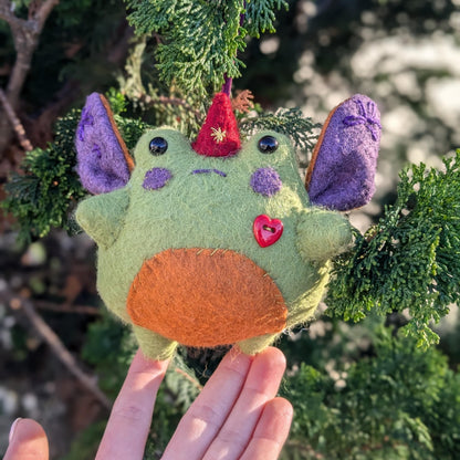 Fern the Fairy Frog Ornament